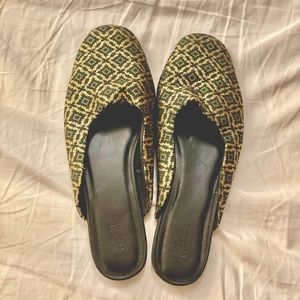 Urban Outfitter slip on mules embroidered size 10